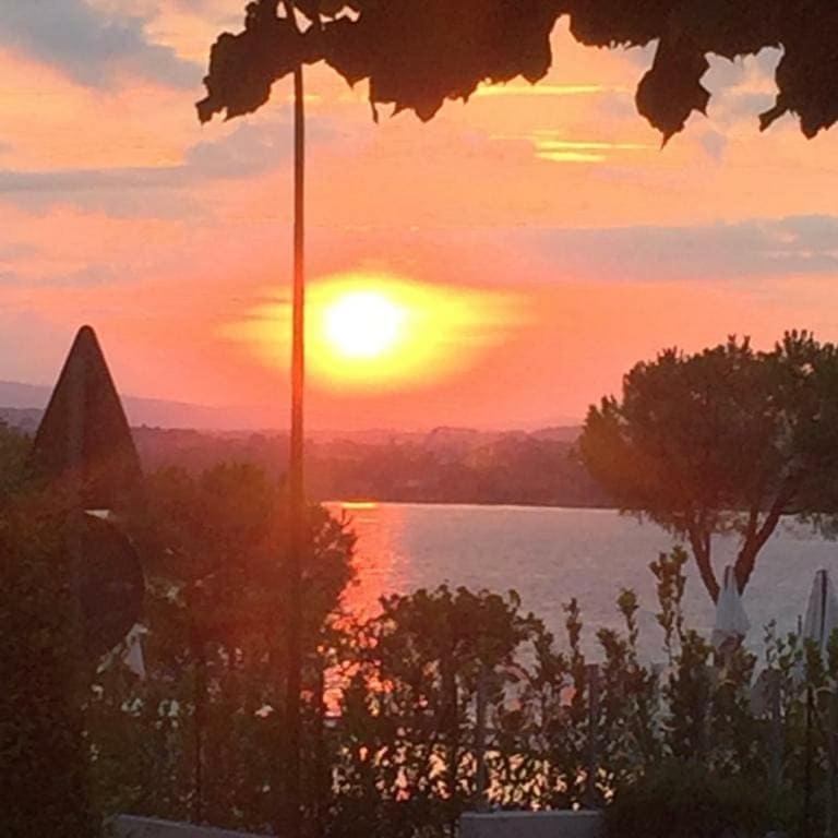 Hotel La Favorita Peschiera del Garda Bagian luar foto
