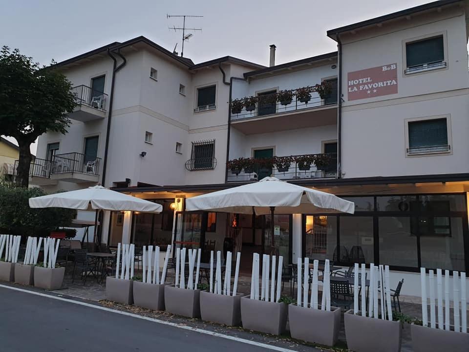 Hotel La Favorita Peschiera del Garda Bagian luar foto