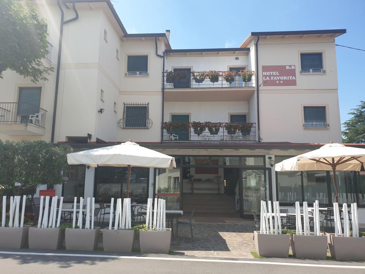 Hotel La Favorita Peschiera del Garda Bagian luar foto