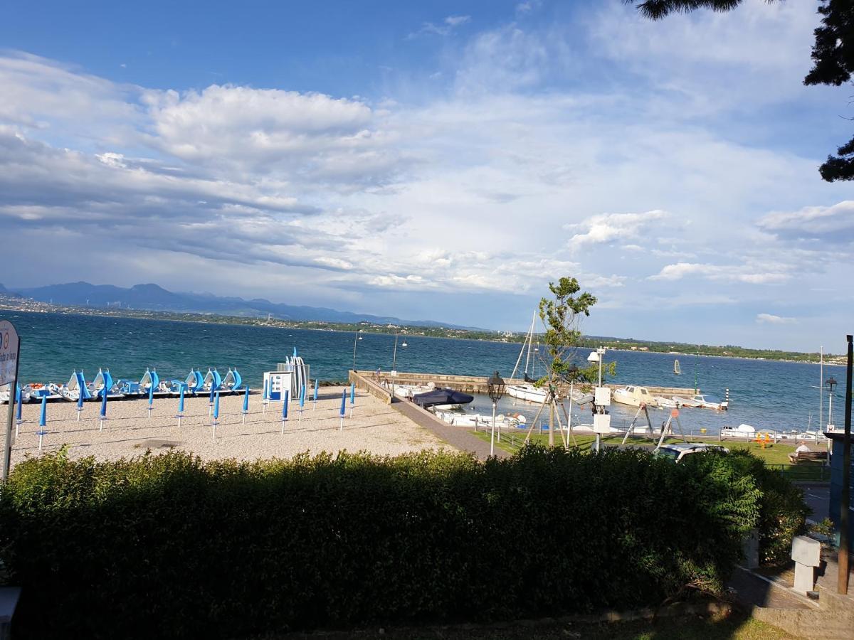 Hotel La Favorita Peschiera del Garda Bagian luar foto