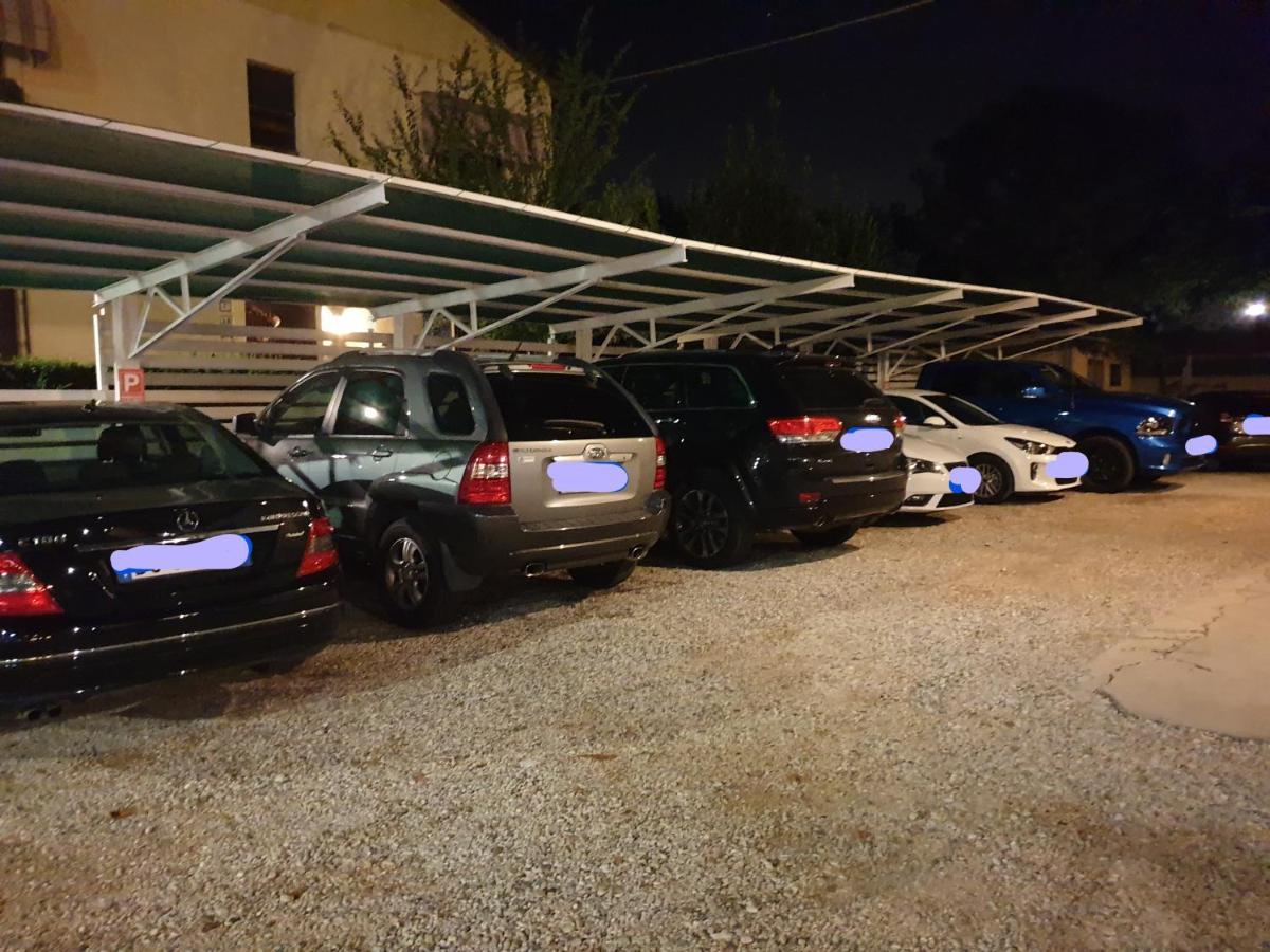 Hotel La Favorita Peschiera del Garda Bagian luar foto