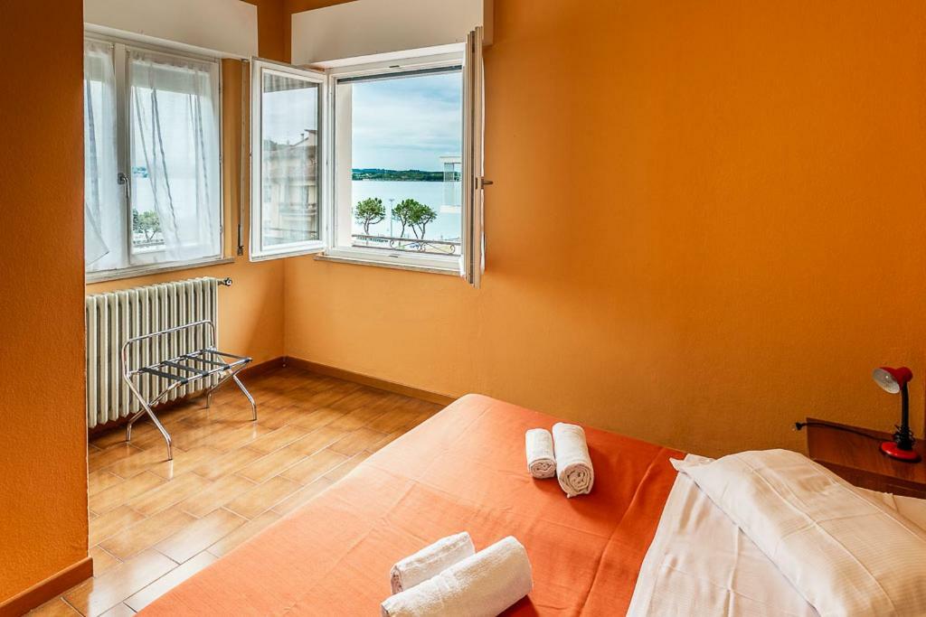 Hotel La Favorita Peschiera del Garda Bagian luar foto