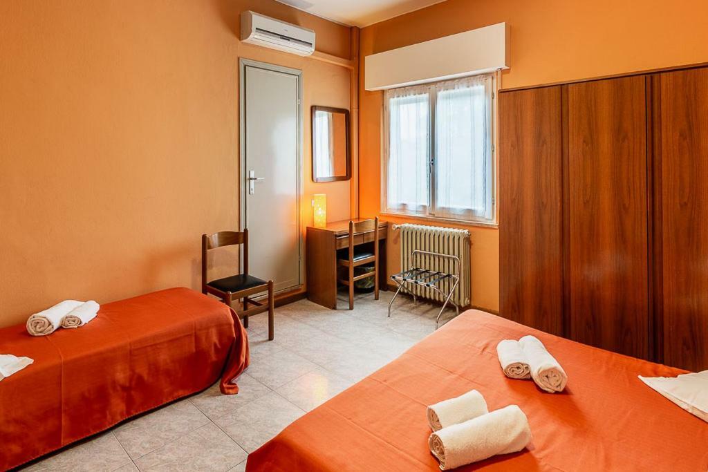 Hotel La Favorita Peschiera del Garda Bagian luar foto